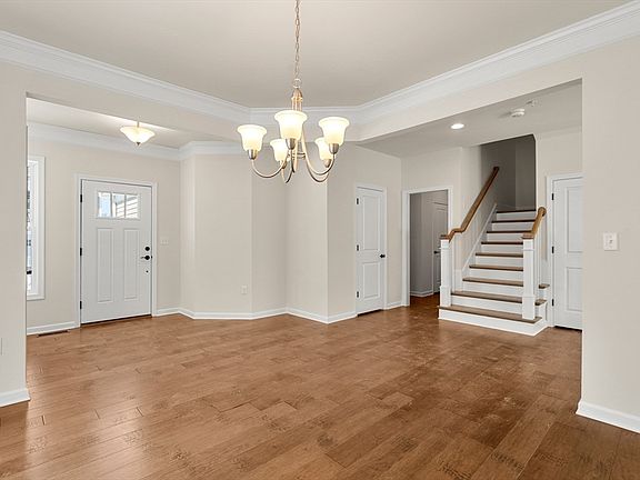 4th image of 6 Mason Way #63