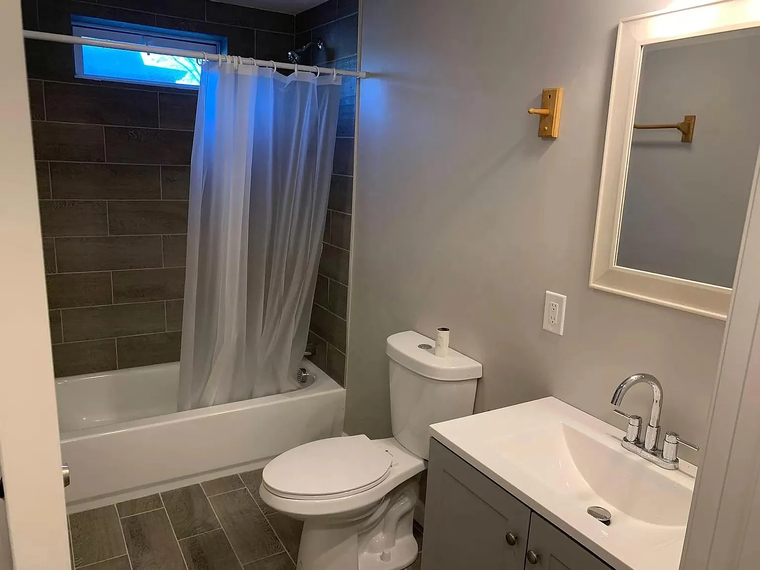 34 Granite St — Photo 3