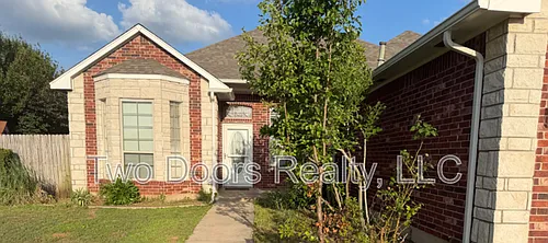 608 N Cherokee Way Photo 1