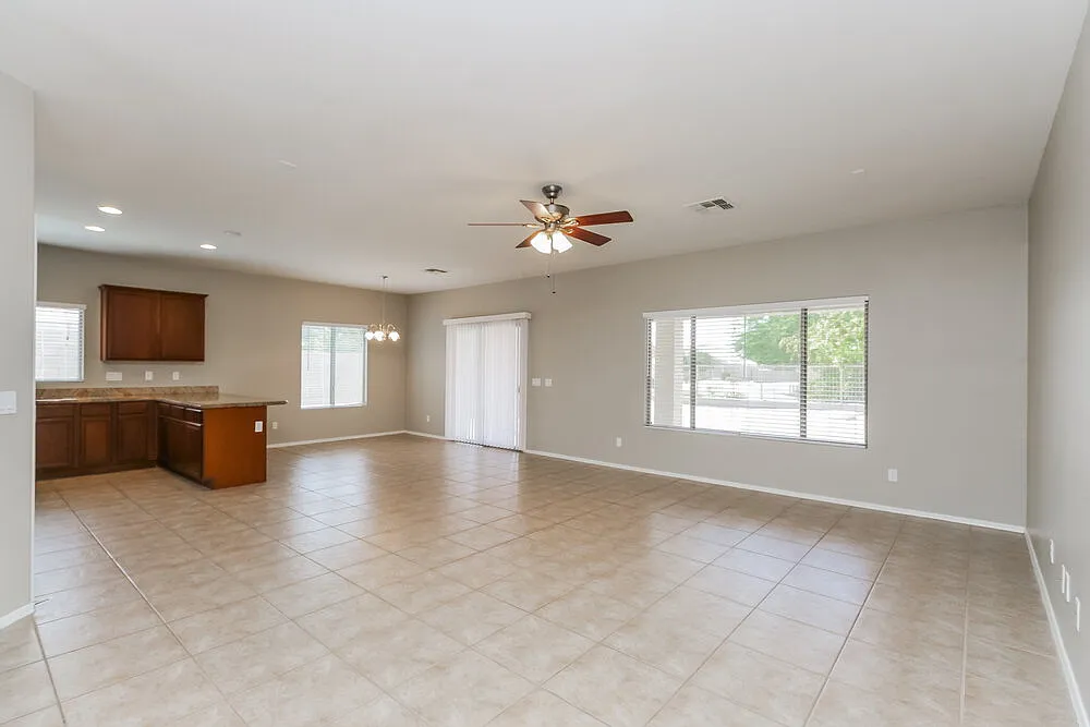 3 bed, 2.0 bath, 1770 sqft, $2,100 — Photo 4