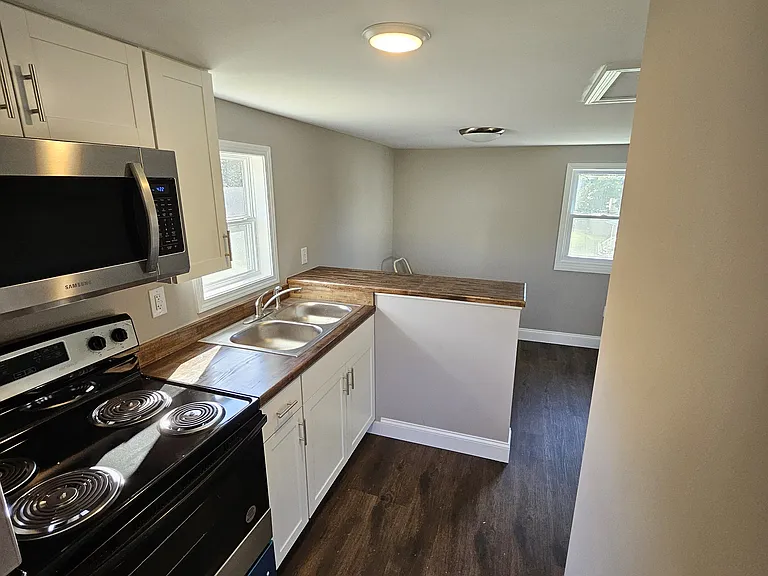 322 Mill St #1 — Photo 3