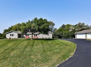 4365 Capricorn Ct, Saint Paul, MN 55123