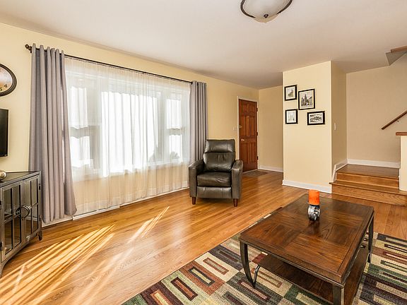 2nd image of 7840 W Lawrence Ave Unit D