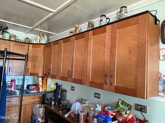 4th image of 64 Saunders Street