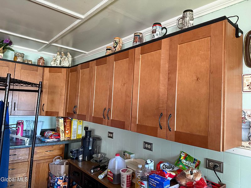 4th image of 64 Saunders Street