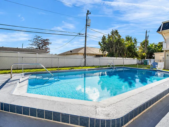 4923 Vincennes Ct, Cape Coral, FL