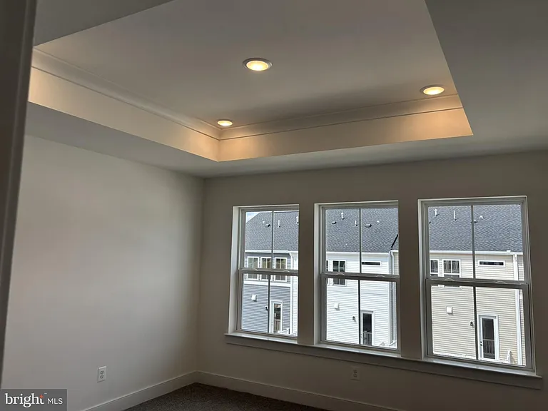 9211 Forkleaf Oak Dr — Photo 8