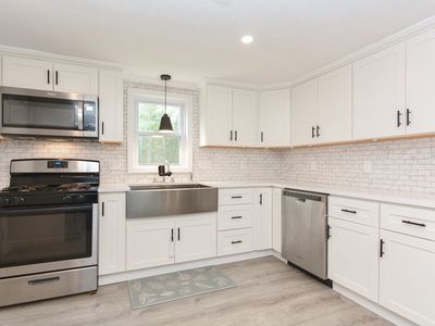 8 Roberts Rd, Ashland, MA, 01721