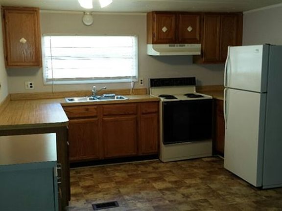 4th image of 700 Francis St