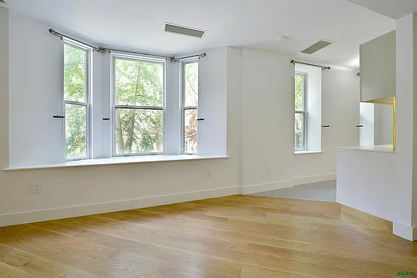 Rented by Akam Sales and Brokerage | media 11