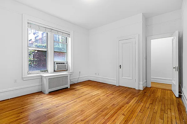 Rented by CitySites Real Estate Group | media 27