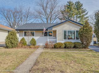 221 Prospect Ave, Mundelein, IL