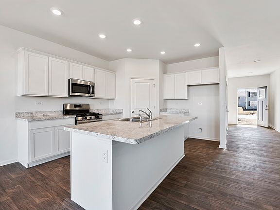 2nd image of 548 Colchester Dr