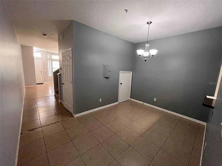 6007 Scotchwood Gln #31 — Photo 4