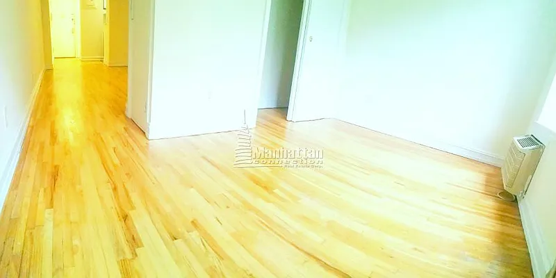 Rented by Manhattan Connection | media 7