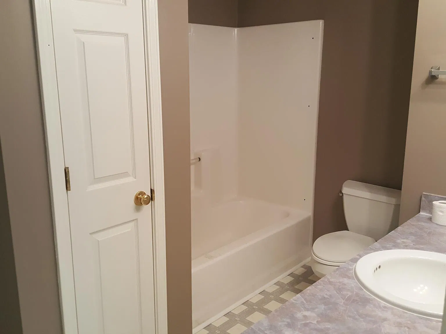 450 Golden Meadows Ln — Photo 3