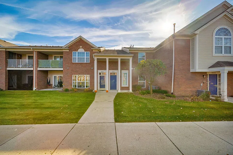 2 bed, 1587 sqft, $1,800 — Photo 1