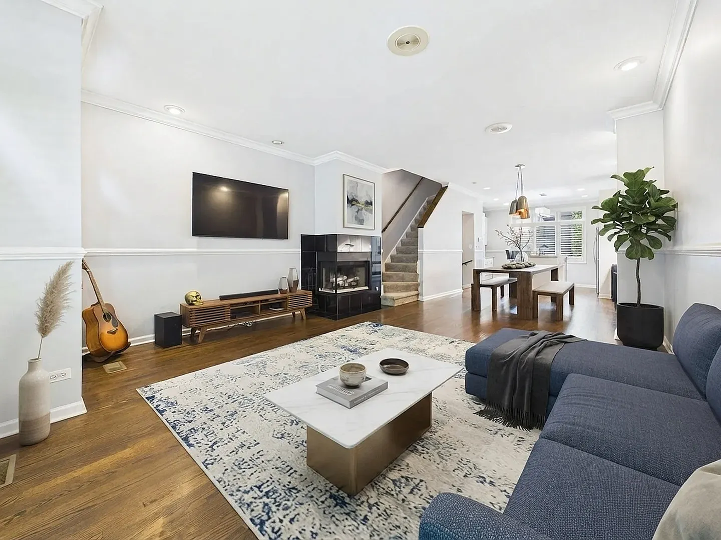 2 bed, 2.5 bath, 2028 sqft, $3,850 — Photo 2