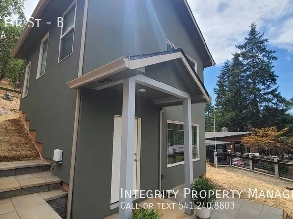 330 E Fir St Unit B, Jacksonville, OR 97530