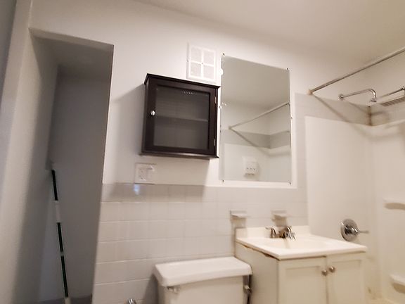 5th image of 351 W 47th St #5