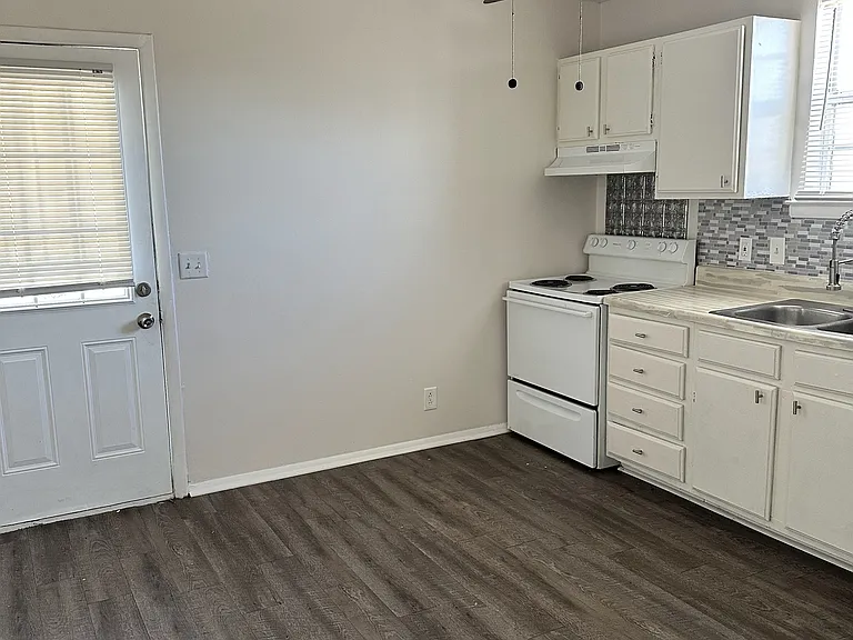 3846 Edwards Ave — Photo 11