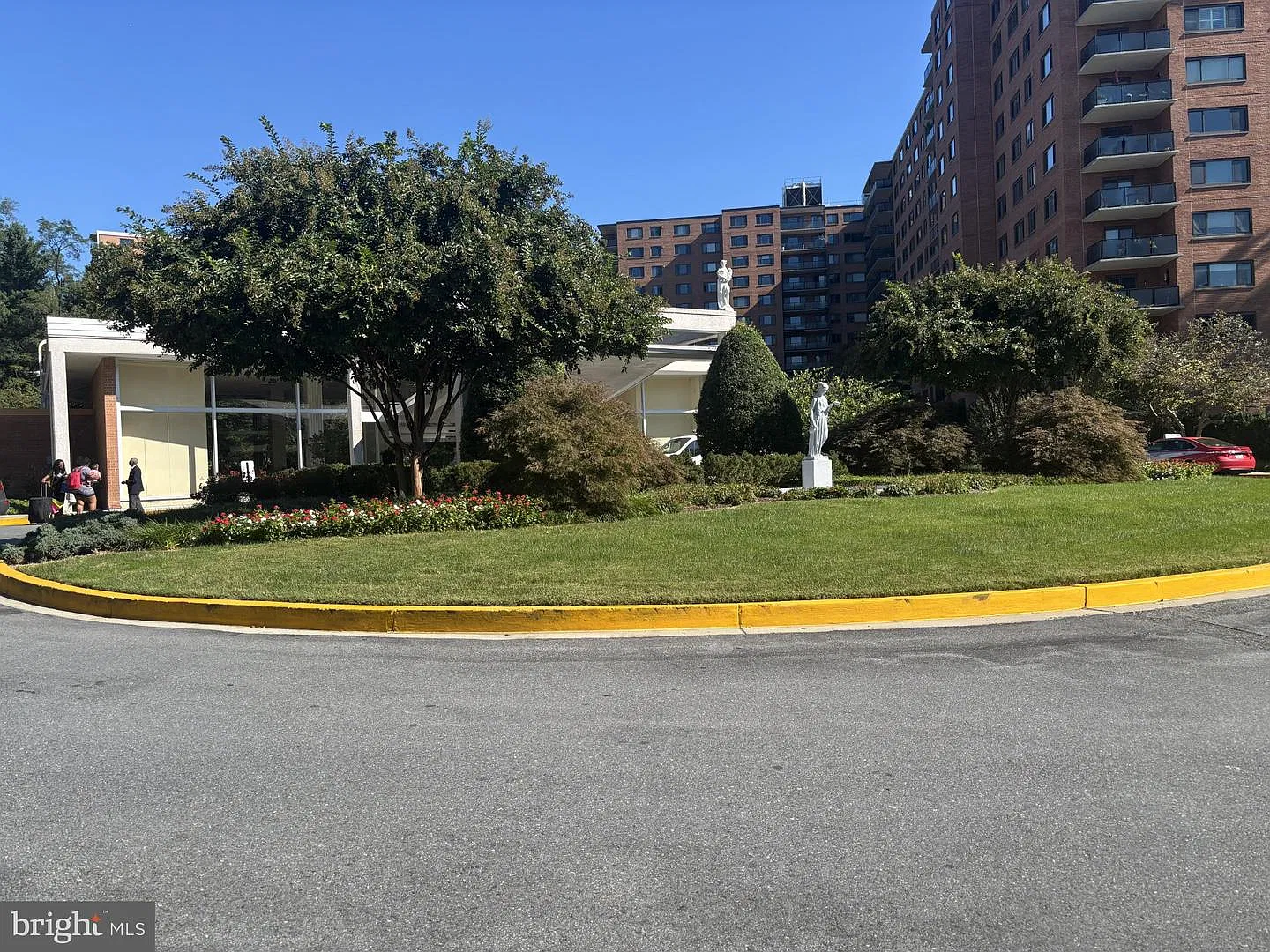 Studio, 1.0 bath, 555 sqft, $1,800 — Photo 1