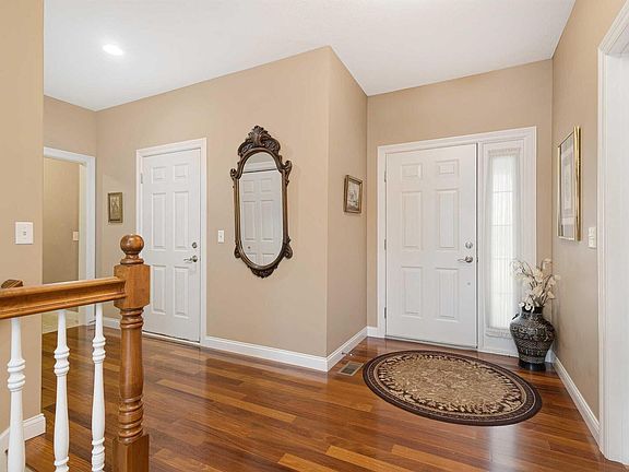 2nd image of 4034 Woodfield Dr