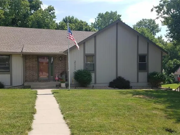 2111 N Salem Dr, Independence, MO 64058