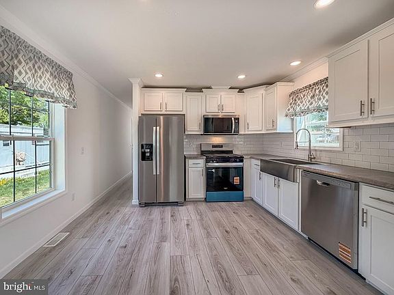 5th image of 3201 Claysburg Dr