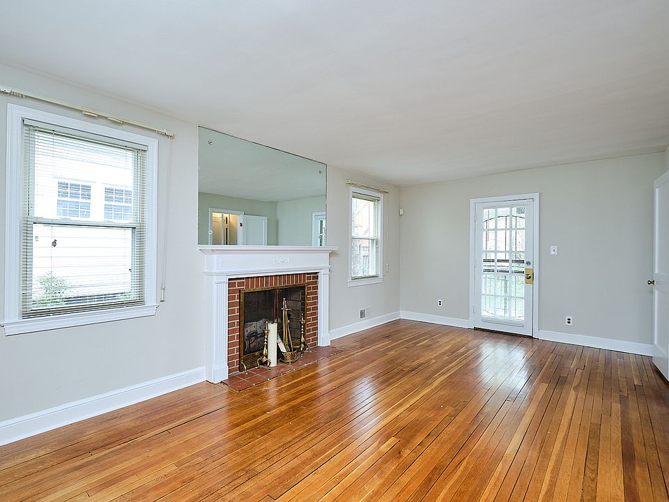 1st image of 3617 28th St NE