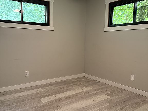 5th image of 490 N Wilson Ave
