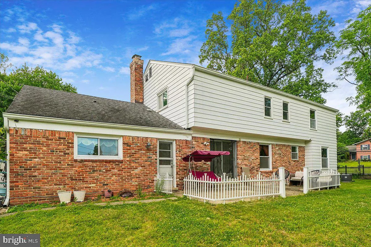 4 bed, 3605 sqft, $4,850 — Photo 3