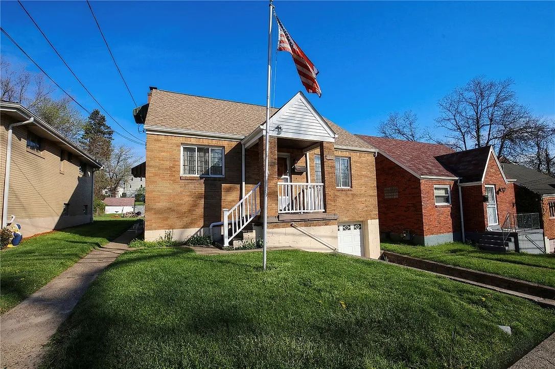 123 E Mifflin St photo 1