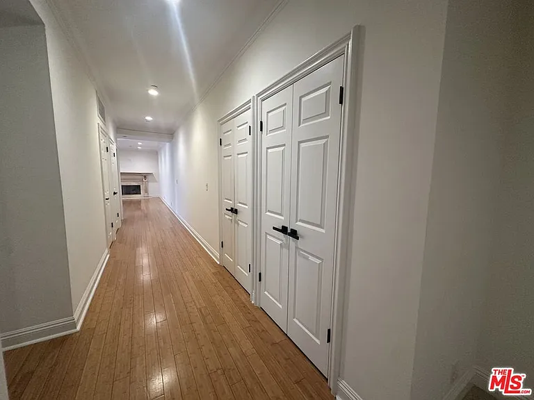 324 N Palm Dr #206 — Photo 9