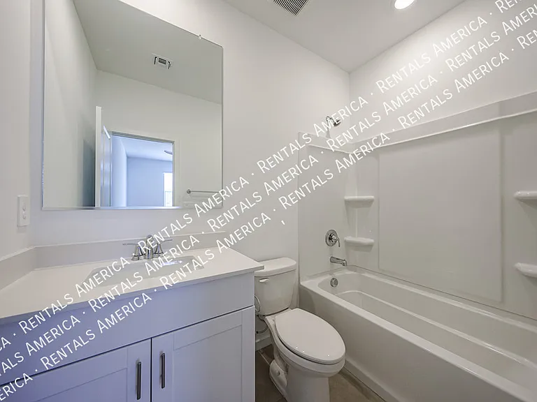 3380 N Camden Dr — Photo 33