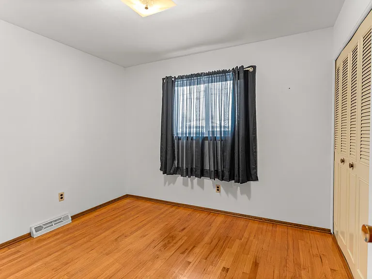 14580 Ford Ave — Photo 22
