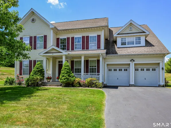 36 Independence Circle #36, Middlebury, CT 06762