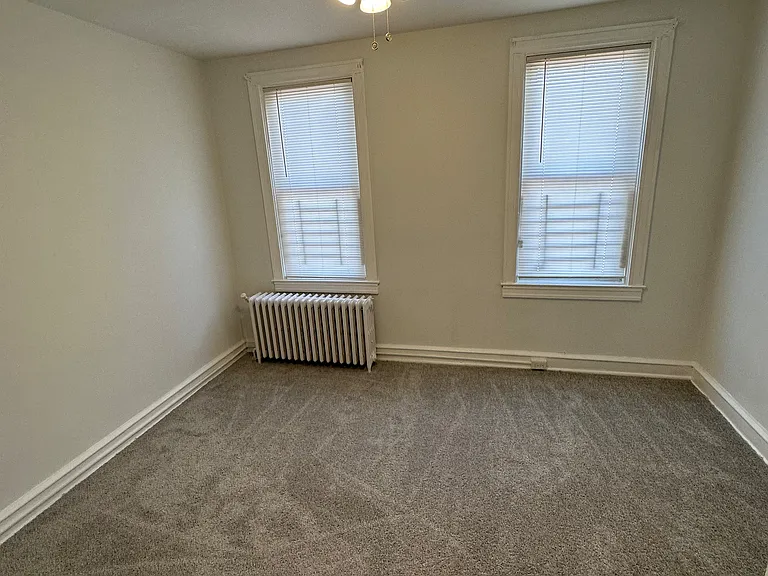 1035 N Kenwood Ave — Photo 12