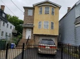 270 S 6th St, Newark, NJ 07103