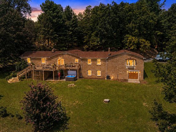 3rd image of 4800 Wade Rd