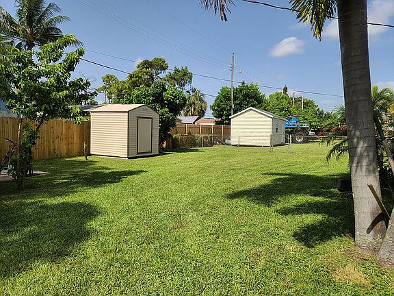 3rd image of 4960 McConnell St