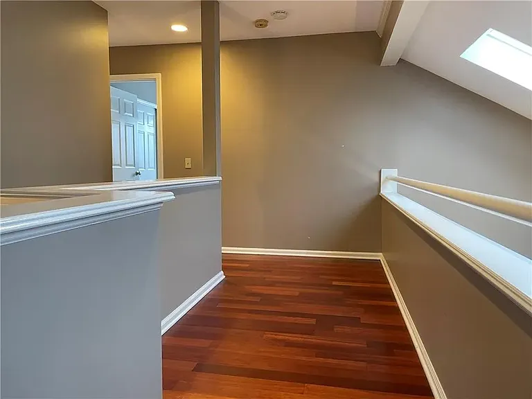 10 Southwick Ct — Photo 16