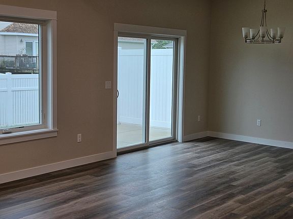 3rd image of 2315 38th St