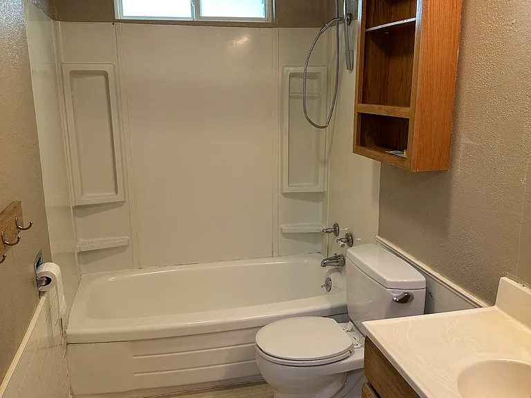 3605 W Moore St — Photo 3