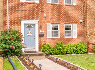 133 Meadows Ln NE, Leesburg, VA 20176
