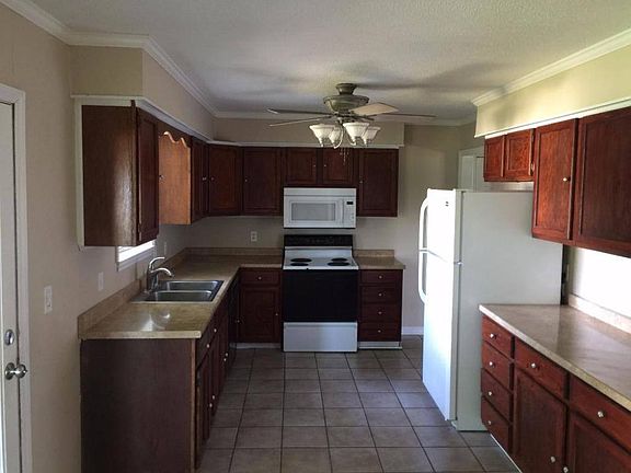 3rd image of 368 Shannon Dr