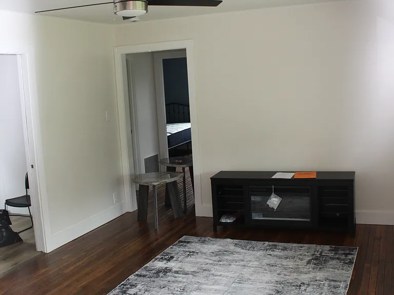 128 S Clark St — Photo 23
