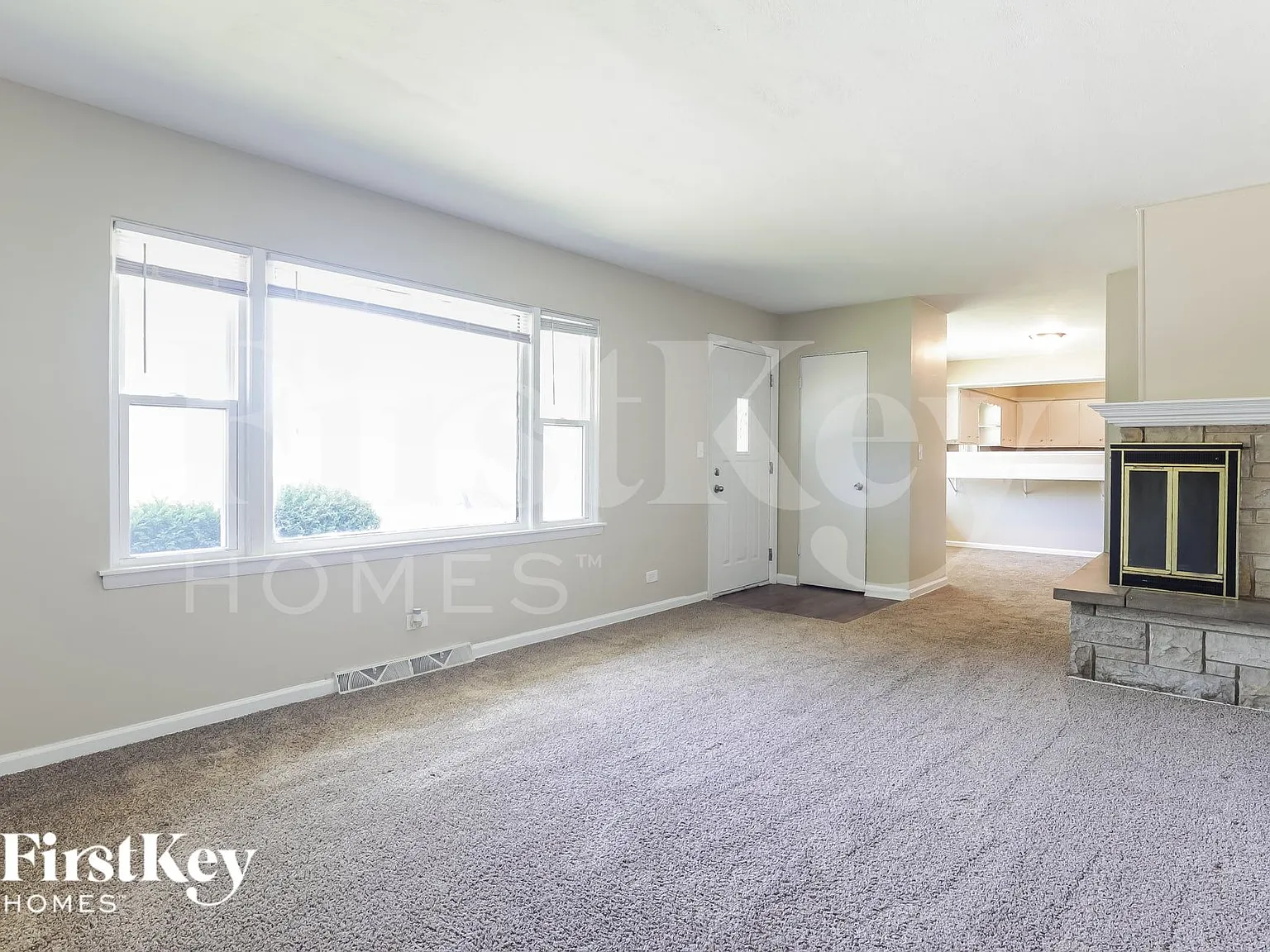 3 bed, 1.0 bath, 1330 sqft, $1,965 — Photo 4