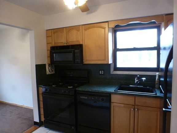 2nd image of 7909 157th Ave