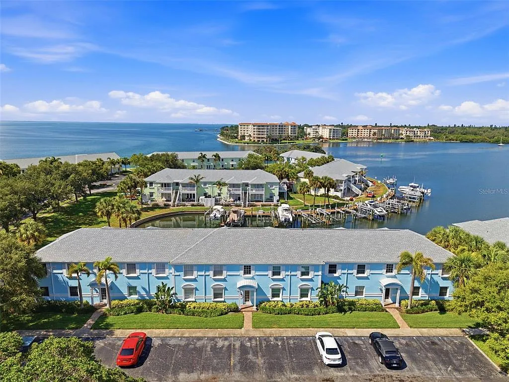 2 bed, 1.0 bath, 720 sqft, $2,850 — Photo 1